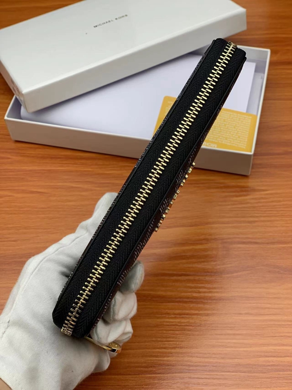 超激安ブランド財布偽物素材ディテール